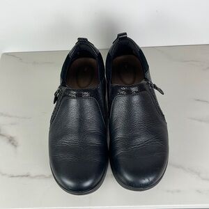 Unstructured Black Clarks Size 6.5